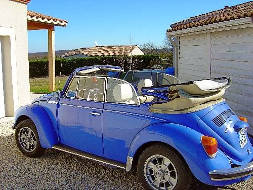 Coccinelle Cabriolet Bleue Et Blanc 1977 Location Tournage Cinéma Avec Castthings 