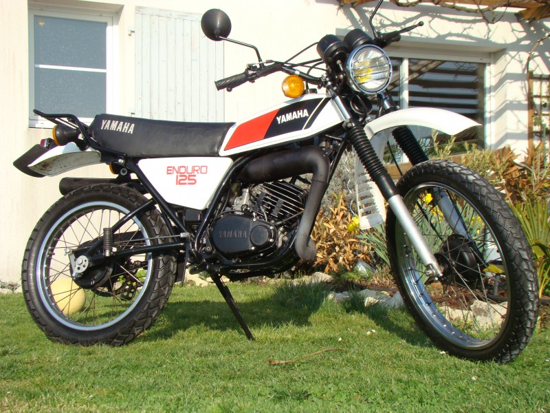  Yamaha  125  DTMX  de 1977 Location tournage cin ma avec 