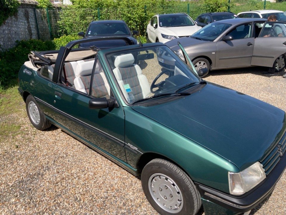 Peugeot 205 Rolland Garros cabriolet