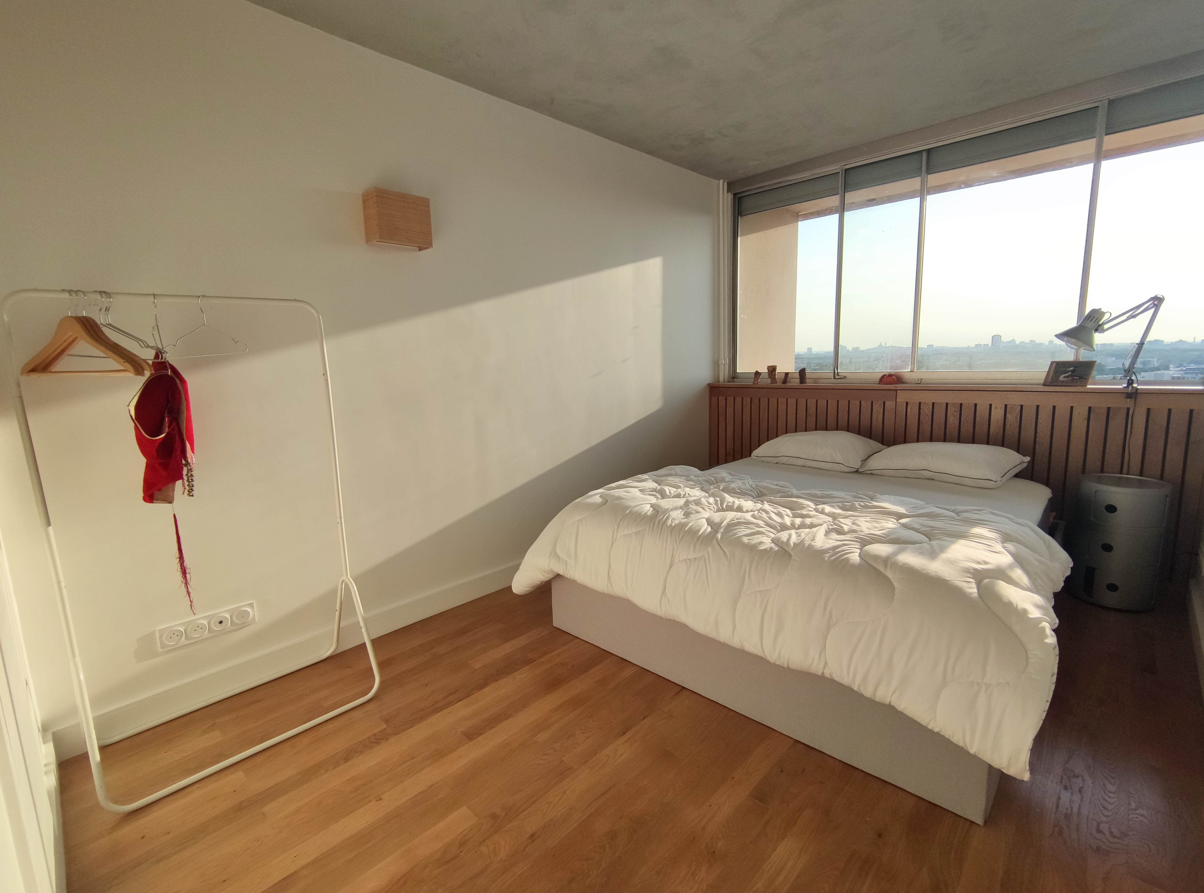 duplex design, vue sur Paris (Montmartre, tour Eiffel, Montparnasse)