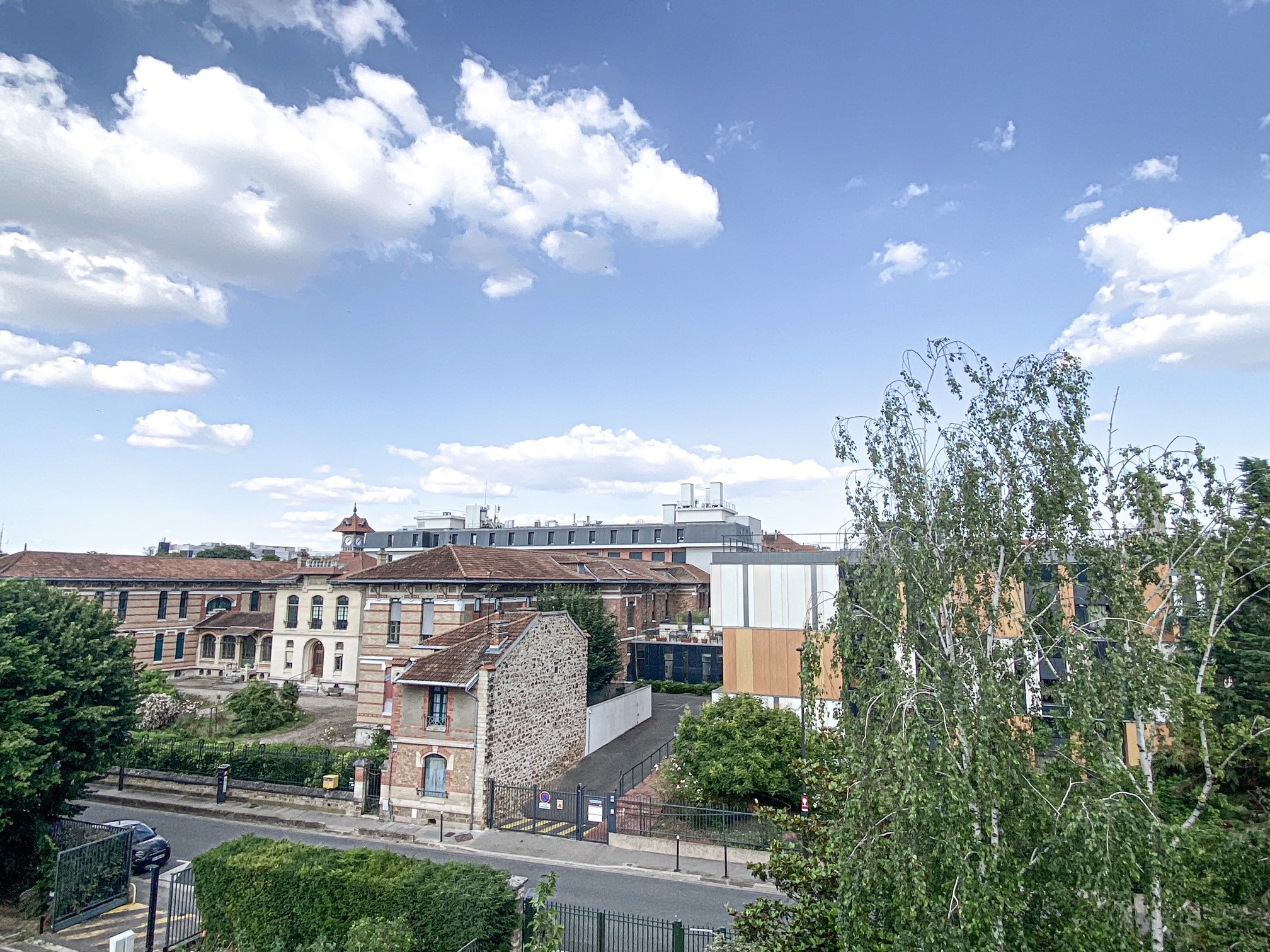 grand studio avec terrasses et belle vue sur monument historique